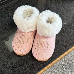 EUC!! Juicy Couture Pink Slippers with White Fur Trim
